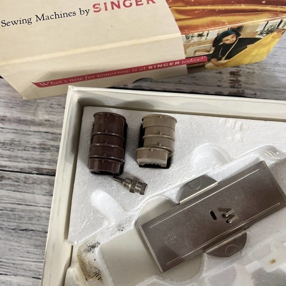 SINGER Professional Buttonholer Attachment 19 Cams 161829 Slant Needle Zig Zag - Picture 14 of 16